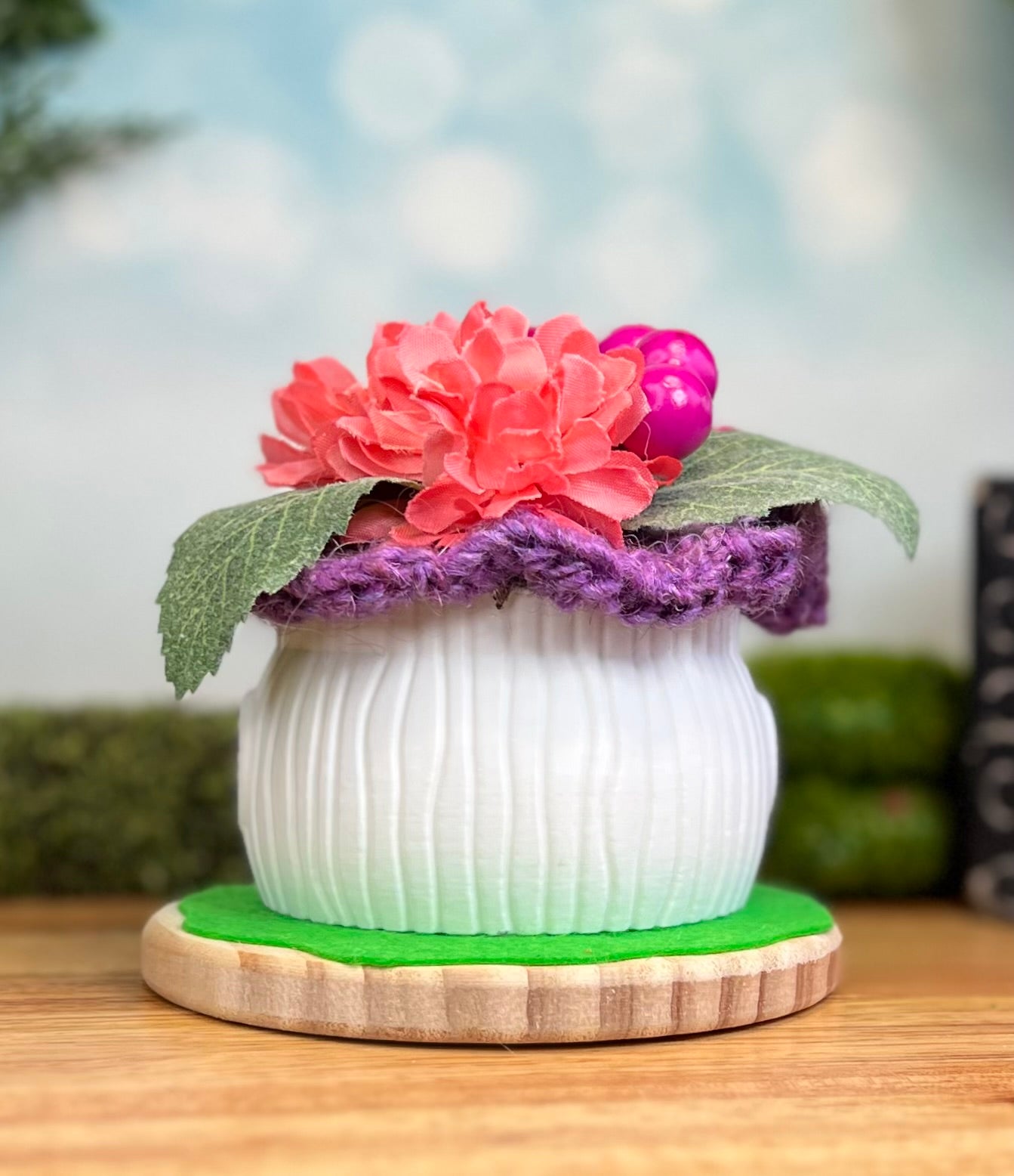 Flower Mushroom house (with wood base) *Galarple kitty not included