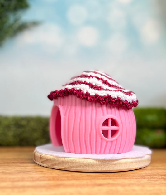 Peppermint Mushroom House (with wood base) *Galarple kitty not included