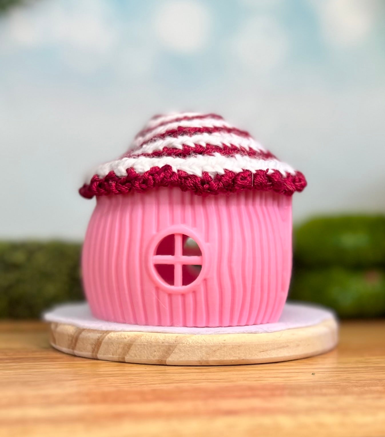 Peppermint Mushroom House (with wood base) *Galarple kitty not included