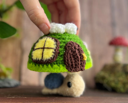 Mossy house with Snail Friend (set)