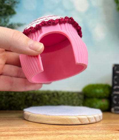 Peppermint Mushroom House (with wood base) *Galarple kitty not included