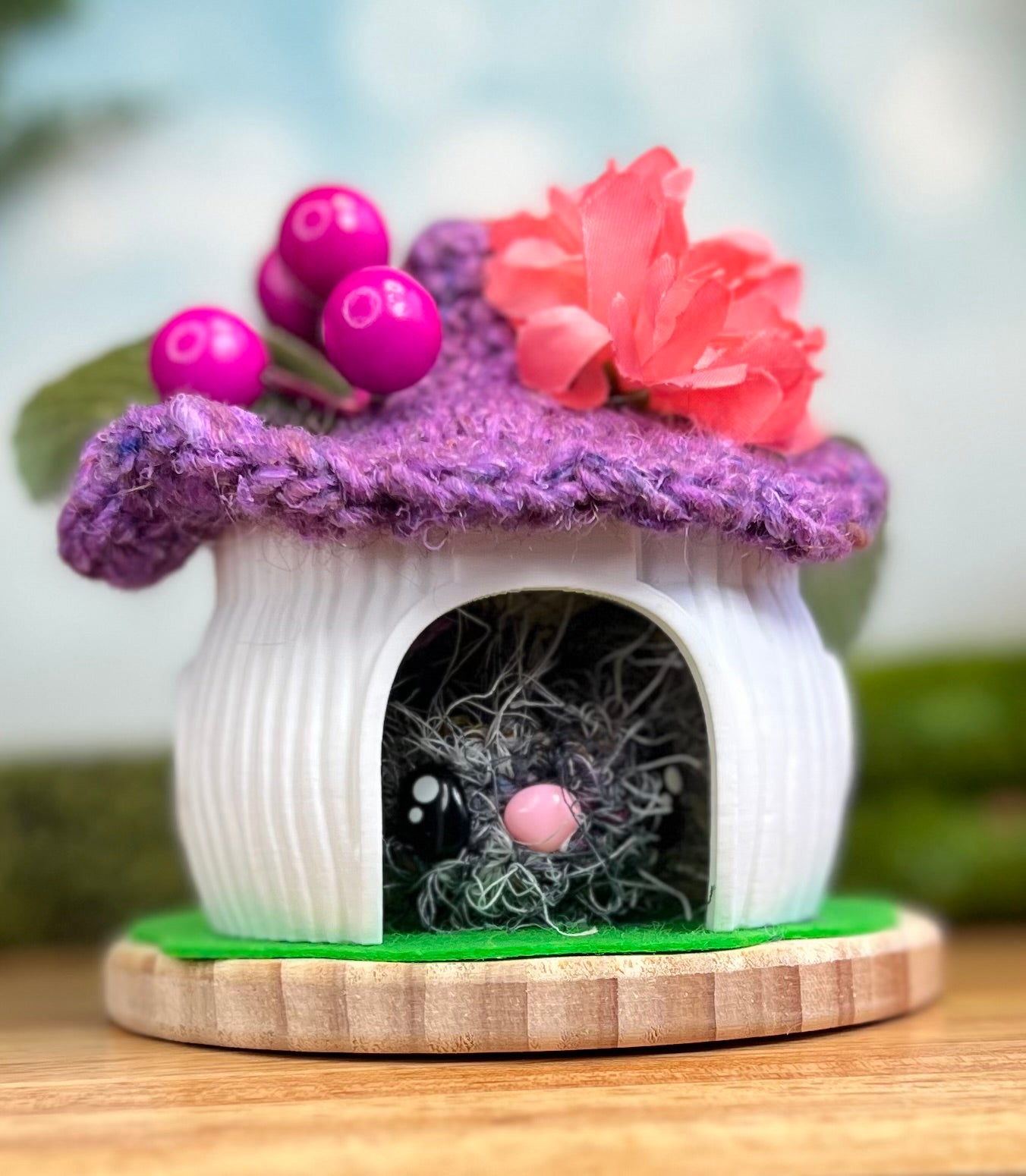 Flower Mushroom house (with wood base) *Galarple kitty not included
