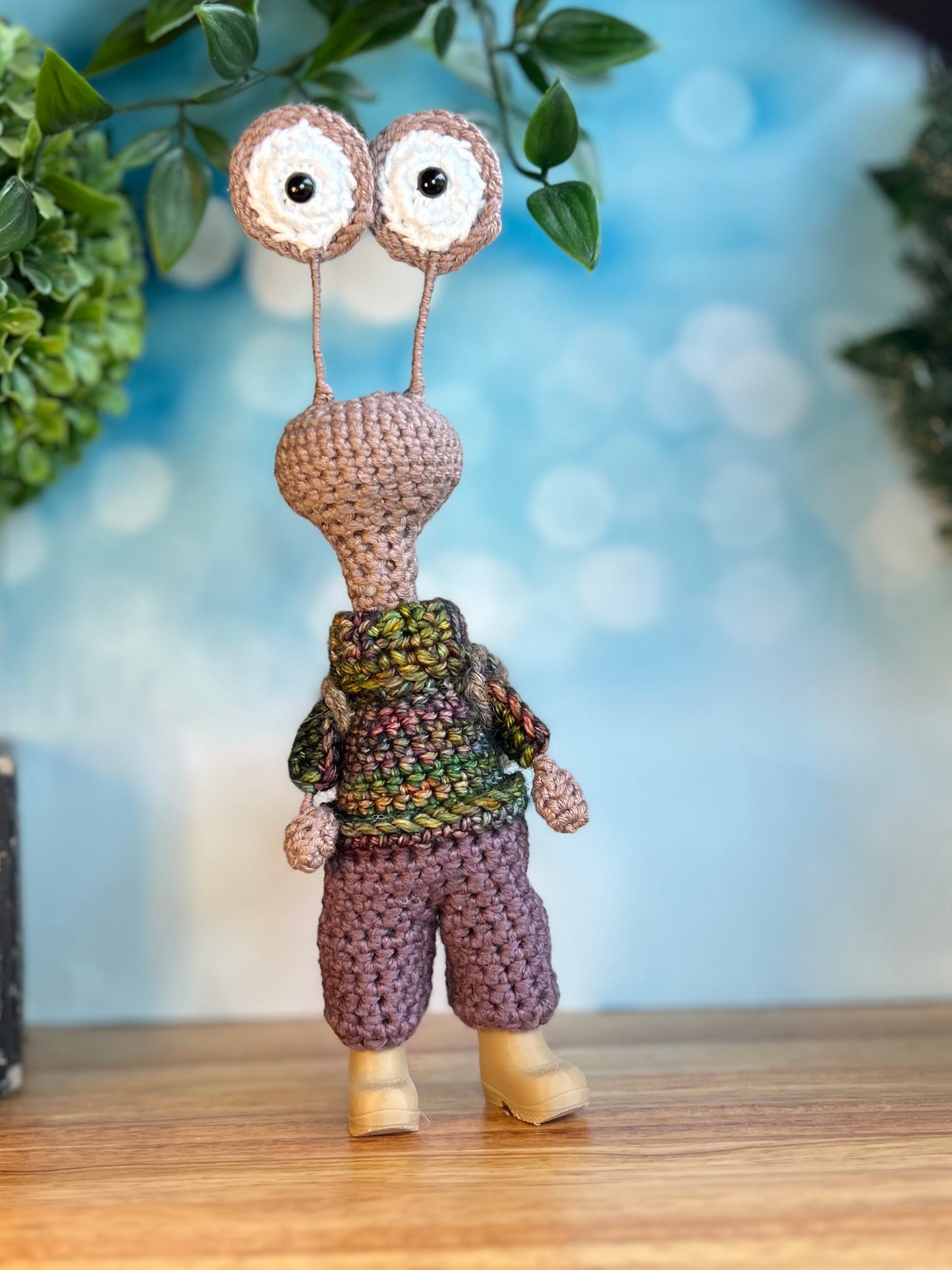 Gerald the Snail (With Shell backpack!)