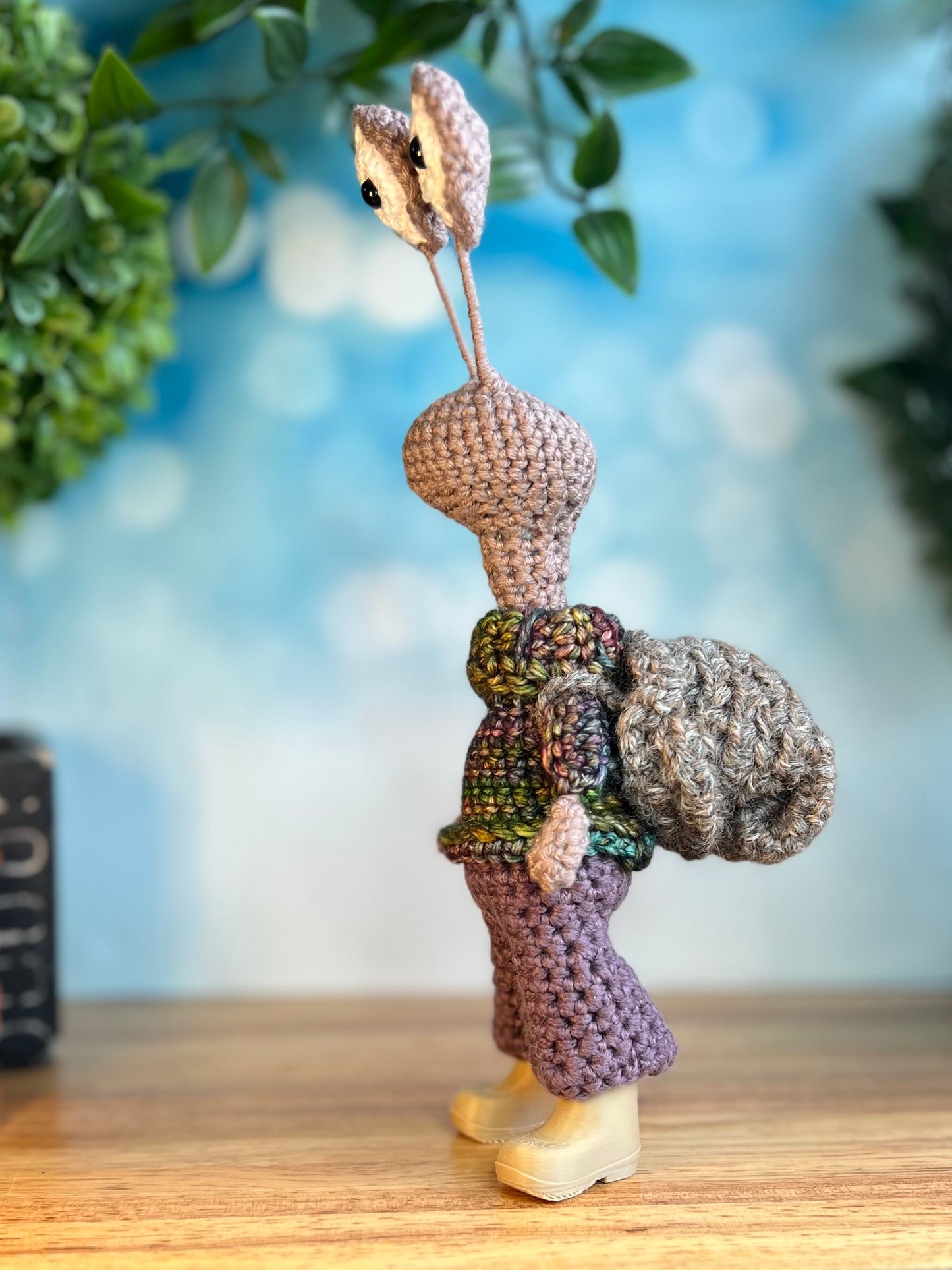 Gerald the Snail (With Shell backpack!)