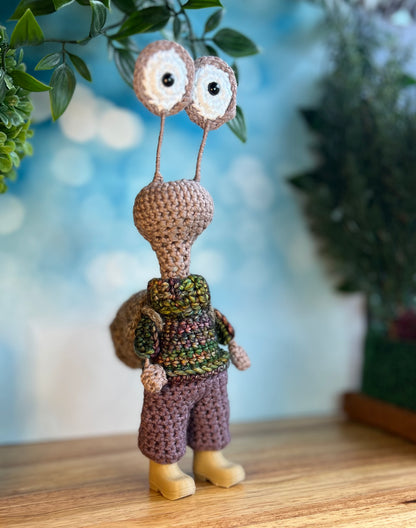 Gerald the Snail (With Shell backpack!)